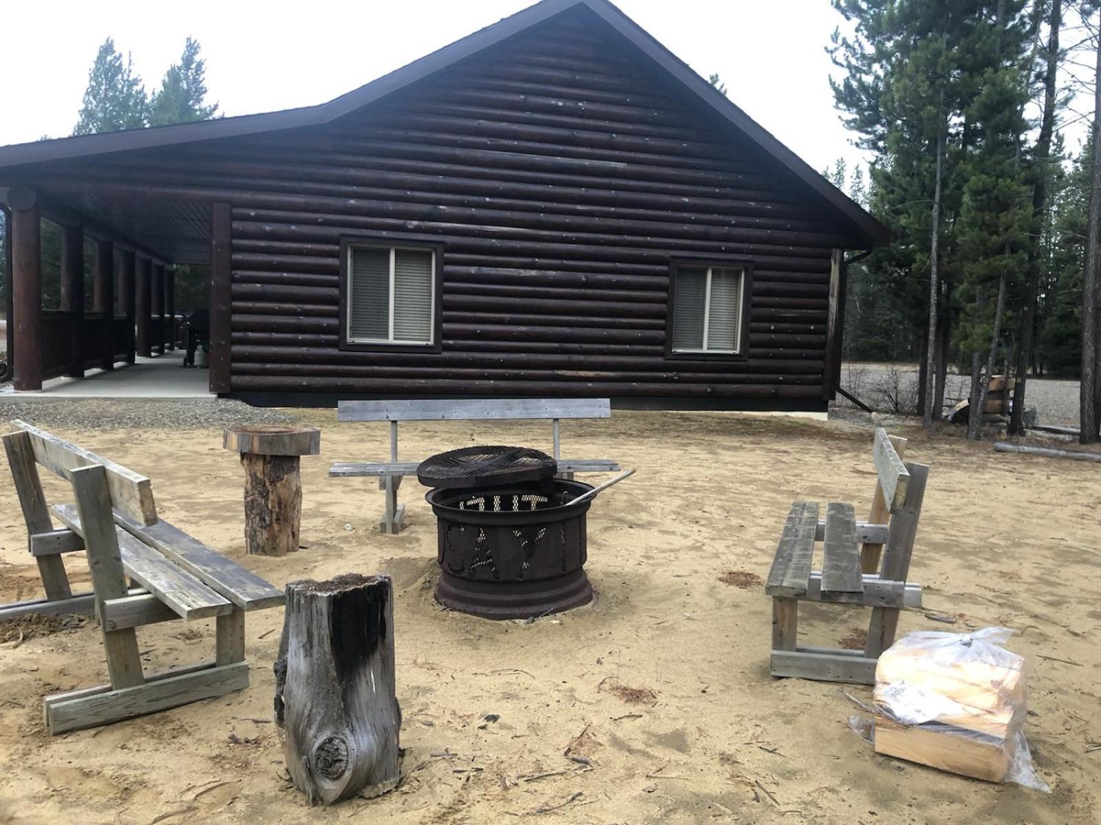 Mama Bear Valemount Exterior foto